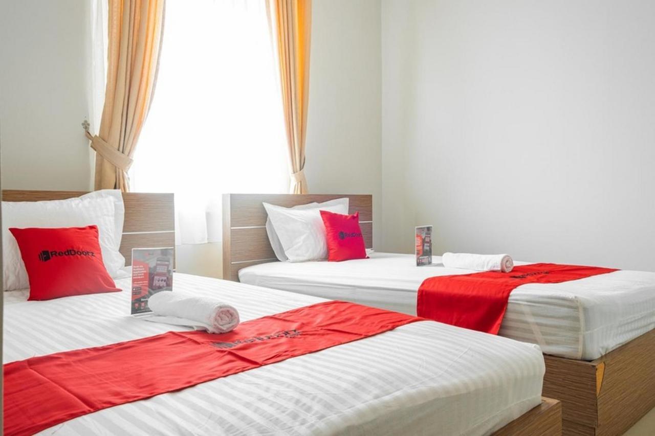 Hotel Reddoorz Near Siloam Karawaci 3 Tangerang Exterior foto