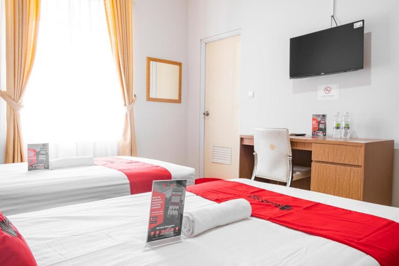 Hotel Reddoorz Near Siloam Karawaci 3 Tangerang Exterior foto