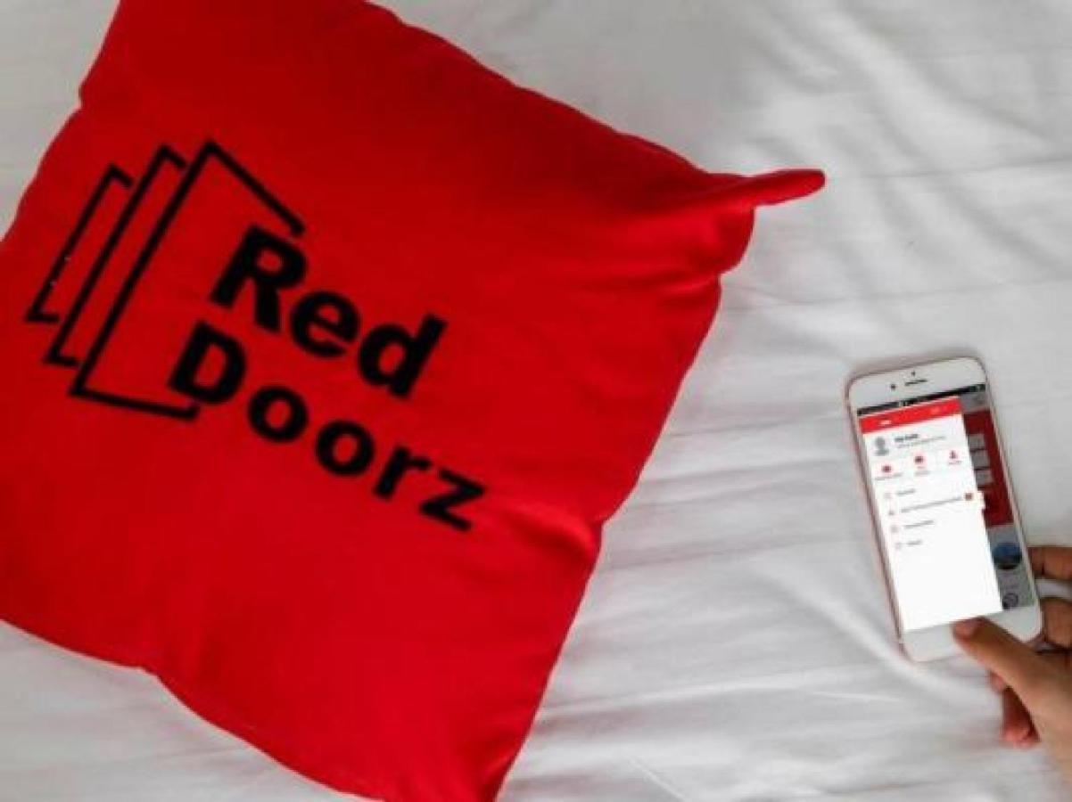 Hotel Reddoorz Near Siloam Karawaci 3 Tangerang Exterior foto